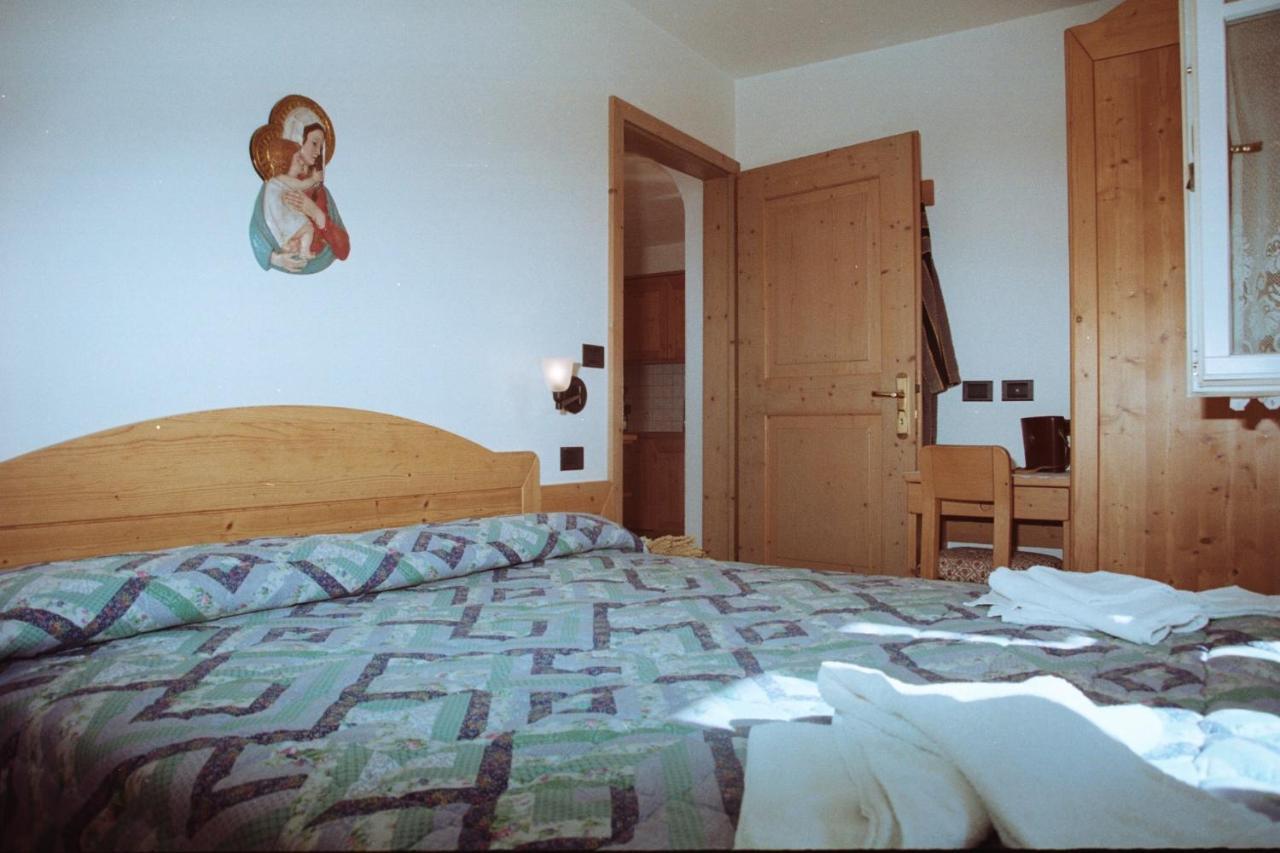 One-Bedroom Apartment,1106352279:JPEG